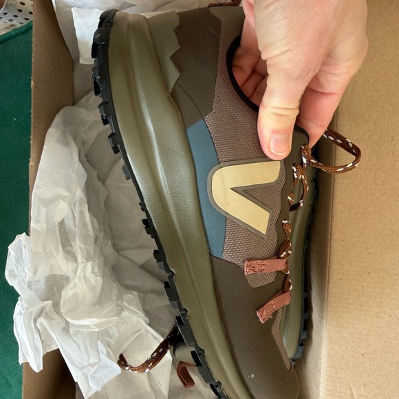 NEW WITH TAGS: Veja Finisterre Adventure shoe Basalte Almond EU 38 women’s - NEW - Picture 6 of 13